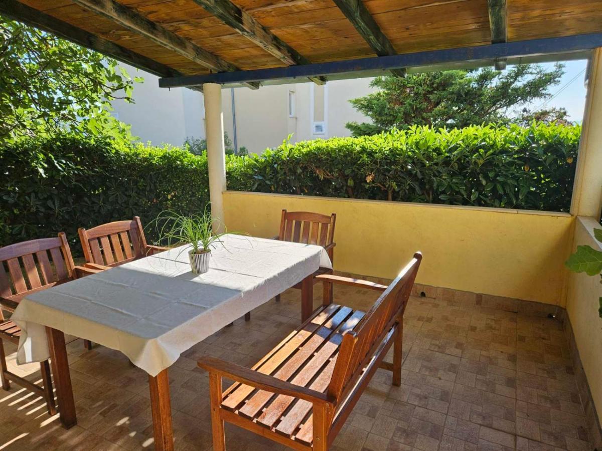 Apartmani Sanja Klenovica Zewnętrze zdjęcie