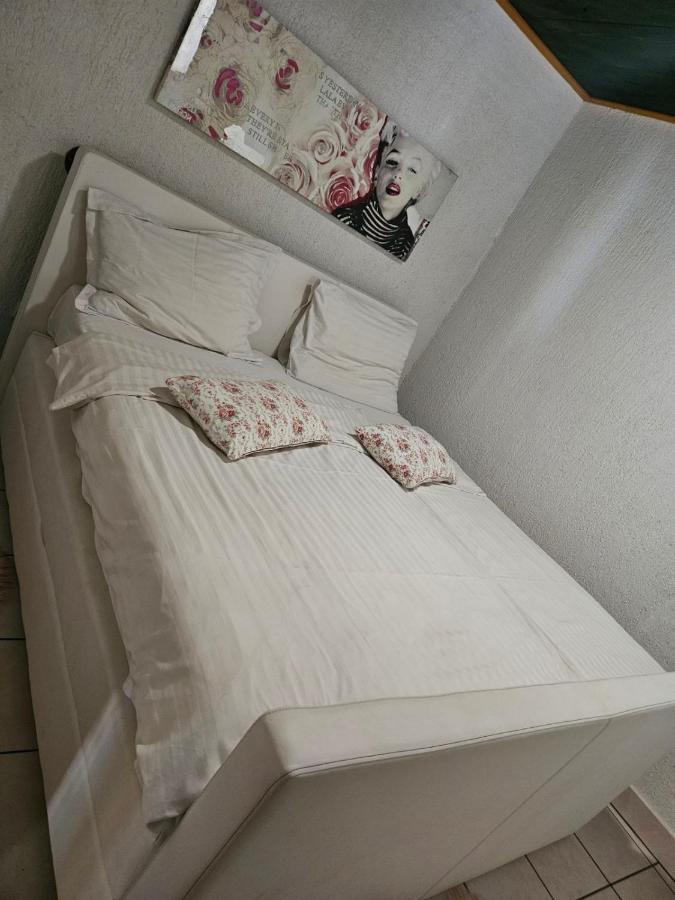 Apartmani Sanja Klenovica Zewnętrze zdjęcie
